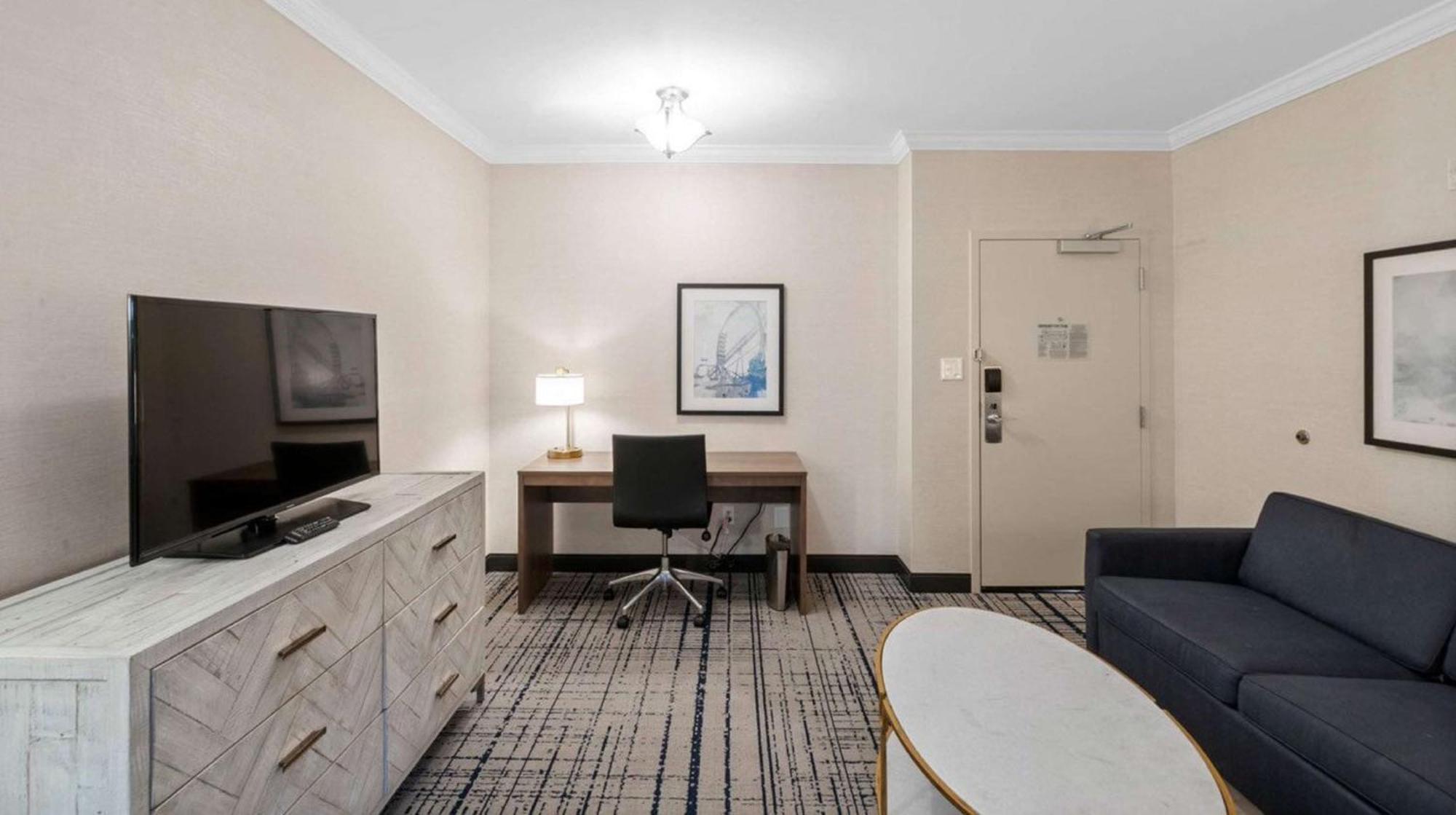 فندق Doubletree By Hilton South Charlotte Tyvola المظهر الخارجي الصورة
