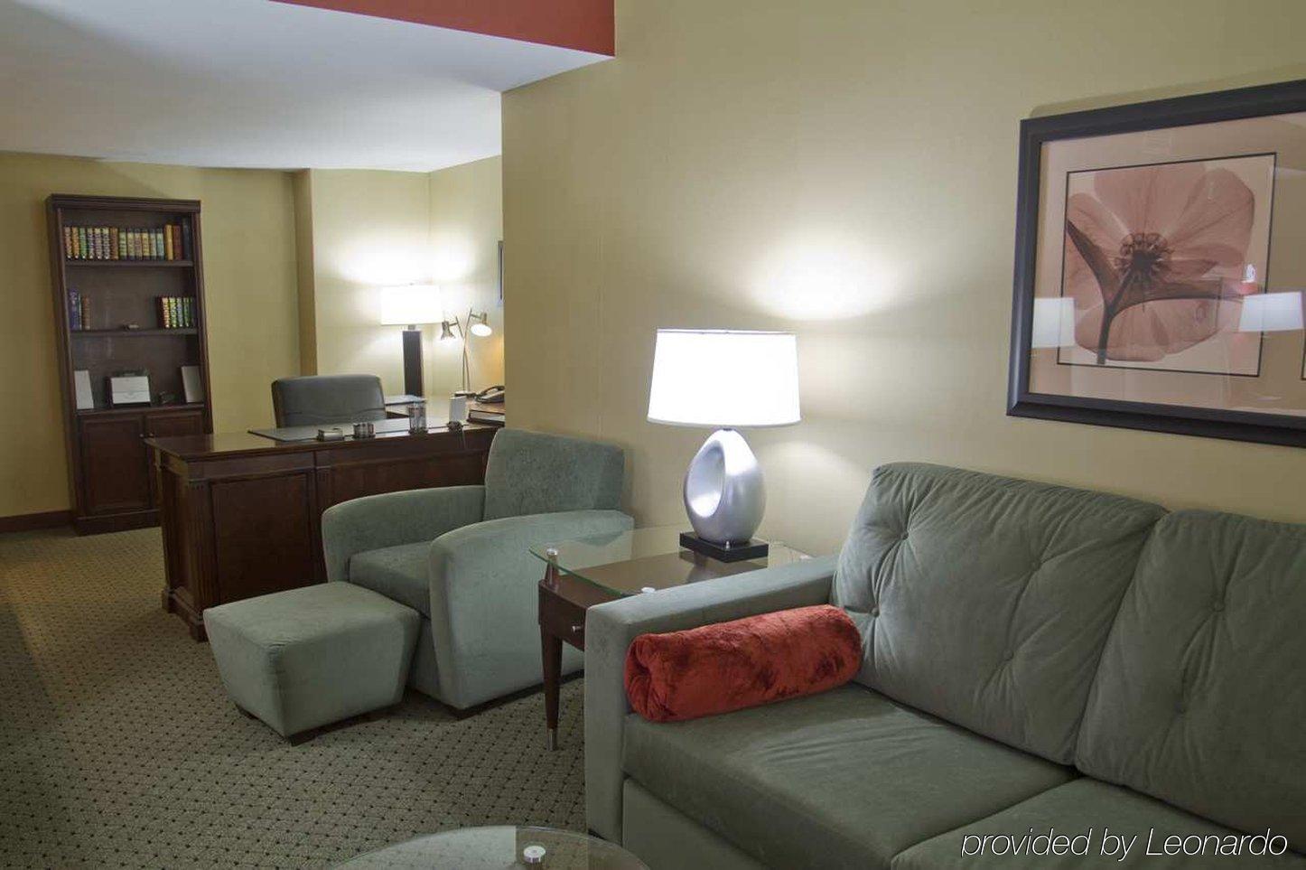فندق Doubletree By Hilton South Charlotte Tyvola المظهر الخارجي الصورة